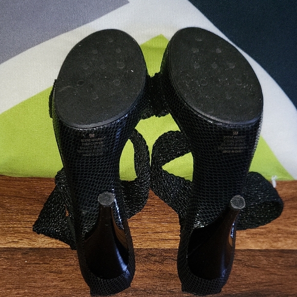 Carlos by Carlos Santana Black Heels with Elegant Design - Picture 8 of 10